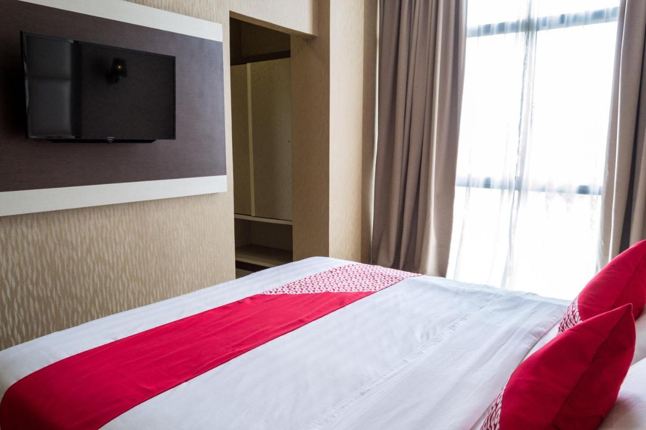 Oyo 676 Hotel Osaka Batam Екстер'єр фото