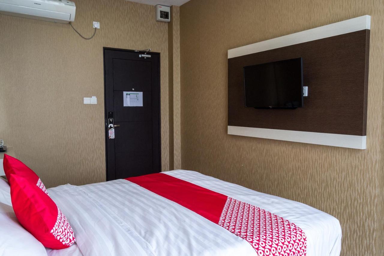 Oyo 676 Hotel Osaka Batam Екстер'єр фото