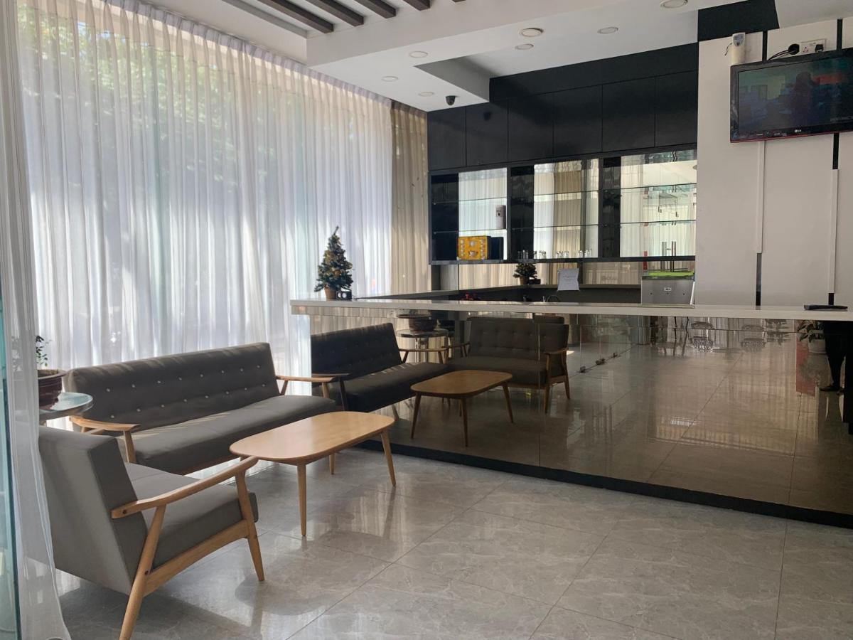 Oyo 676 Hotel Osaka Batam Екстер'єр фото