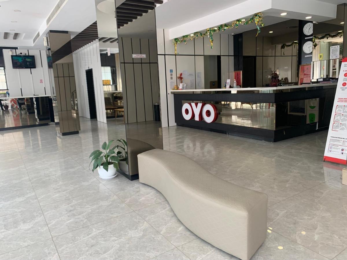 Oyo 676 Hotel Osaka Batam Екстер'єр фото
