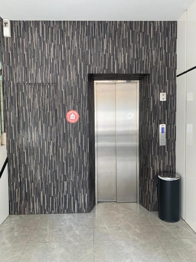 Oyo 676 Hotel Osaka Batam Екстер'єр фото