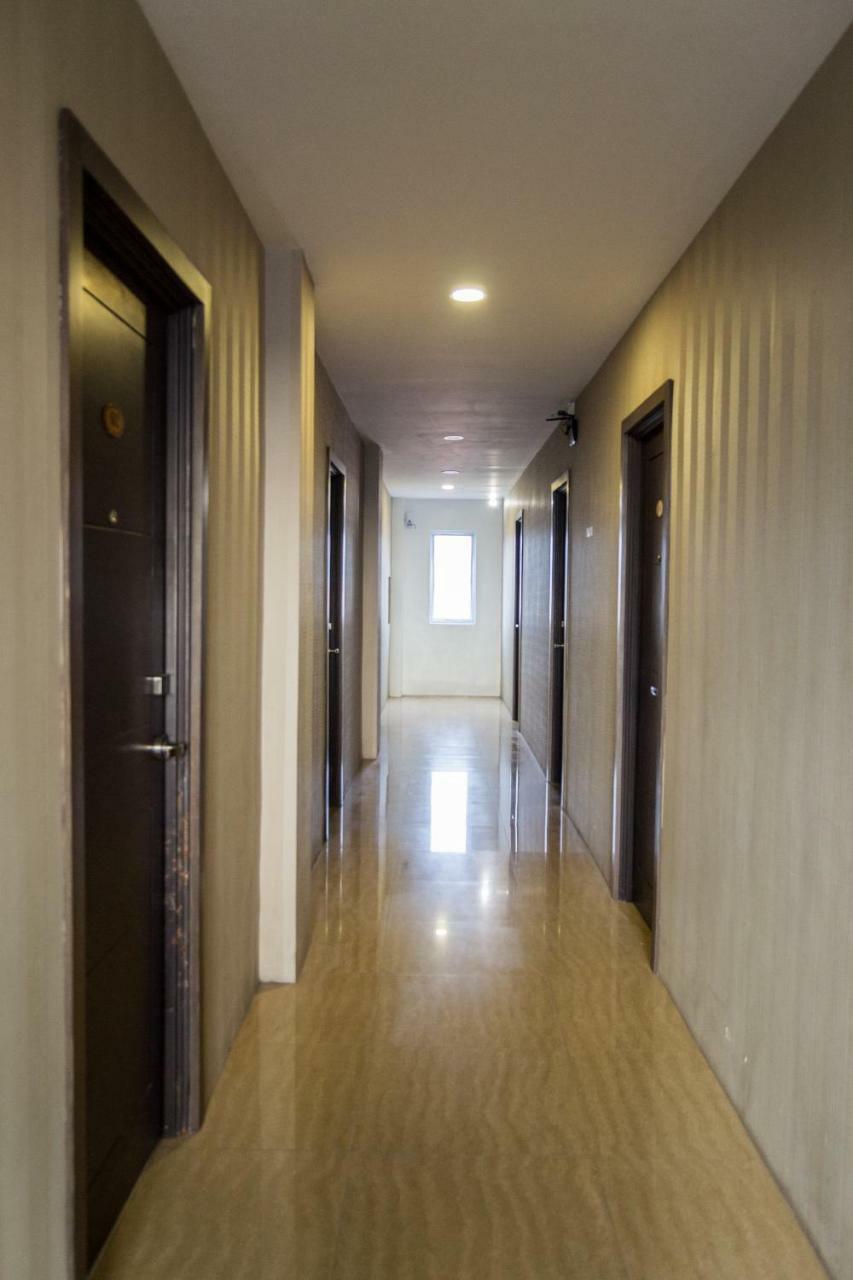 Oyo 676 Hotel Osaka Batam Екстер'єр фото