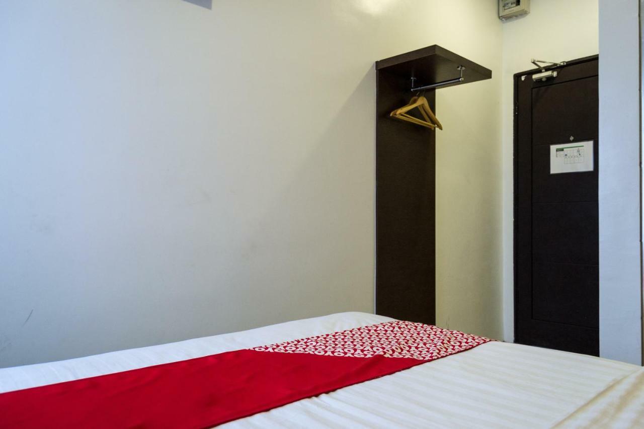 Oyo 676 Hotel Osaka Batam Екстер'єр фото