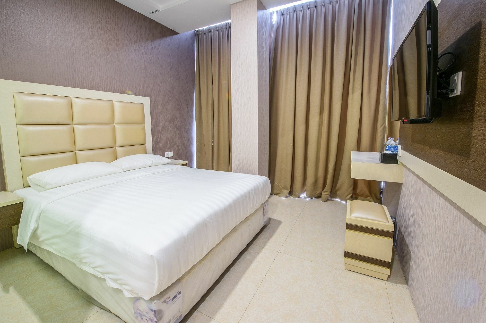 Oyo 676 Hotel Osaka Batam Екстер'єр фото